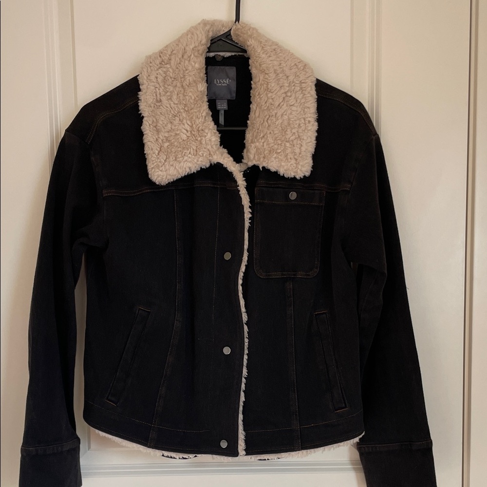 Classic Black Denim Jacket with Cream Sherpa Collar
